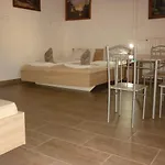 R1 Rolleder Apartman-haz 3*