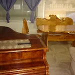 R1 Rolleder Apartman-haz 3* Siklos