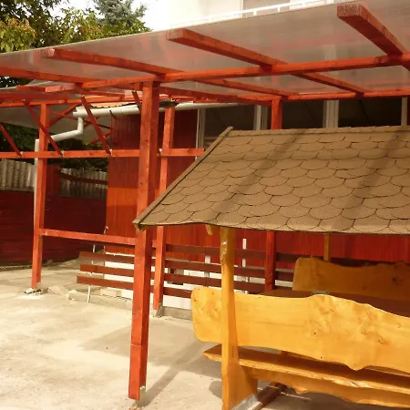 R1 Rolléder Apartman-ház 3*