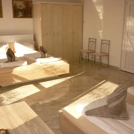 R1 Rolléder Apartman-ház 3* Siklós