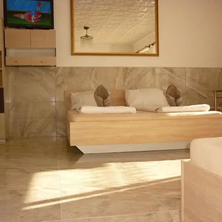 R1 Rolléder Apartman-ház 3* Siklós