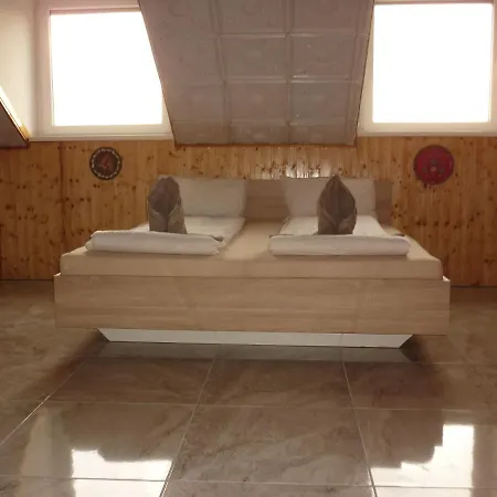 Pensión R1 Rolléder Apartman-ház 3*