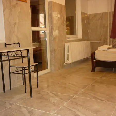 R1 Rolleder Apartman-haz Siklós
