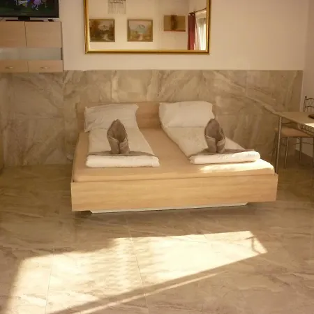 R1 Rolléder Apartman-ház