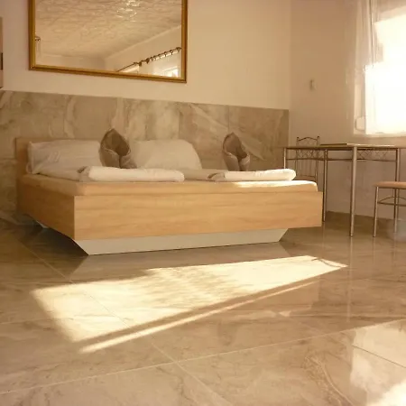 R1 Rolléder Apartman-ház 3* Siklós