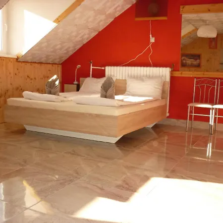 R1 Rolléder Apartman-ház