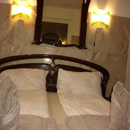 Penzion R1 Rolleder Apartman-haz