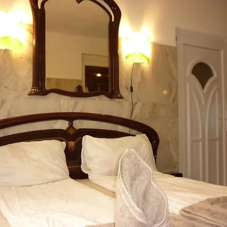 R1 Rolleder Apartman-haz Penzion *