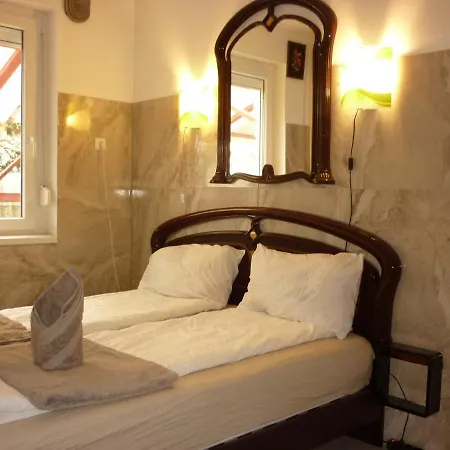 Penzion R1 Rolleder Apartman-haz Siklós