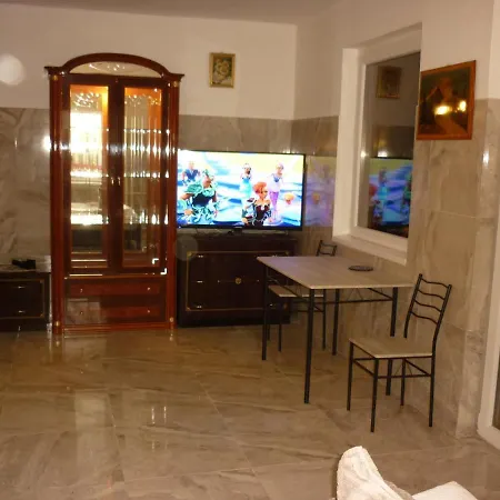 R1 Rolleder Apartman-haz *