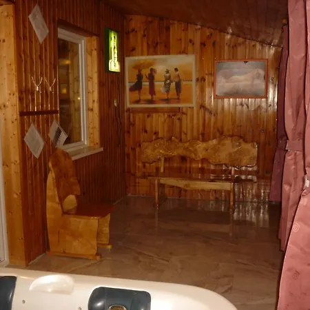 R1 Rolleder Apartman-haz Penzion Siklós