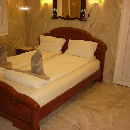 R1 Rolleder Apartman-haz * Siklós
