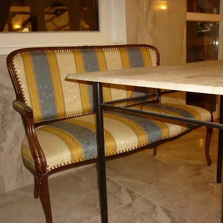 R1 Rolleder Apartman-haz Penzion *