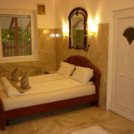 R1 Rolléder Apartman-ház 3*