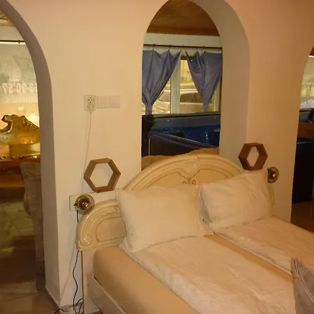 R1 Rolleder Apartman-haz