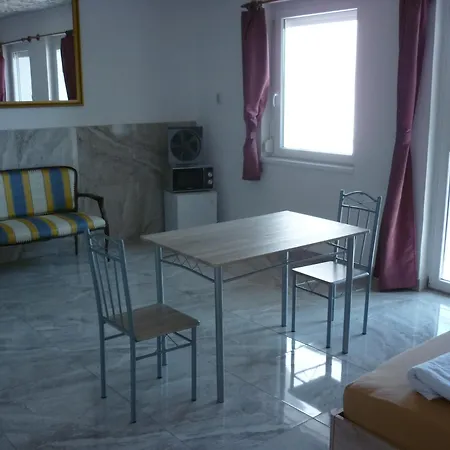 R1 Rolléder Apartman-ház Siklós