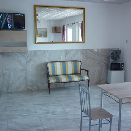 Vendégház R1 Rolléder Apartman-ház *