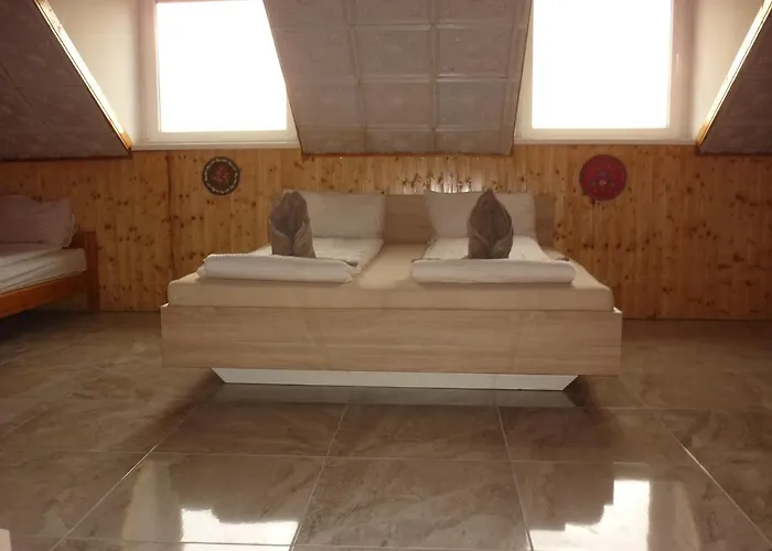 Πανσιόν R1 Rolleder Apartman-haz 3*