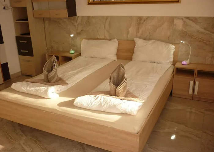 R1 Rolleder Apartman-haz