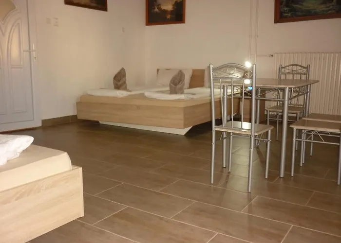 R1 Rolleder Apartman-haz 3*