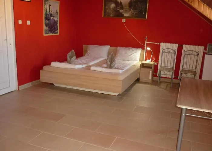 Πανσιόν R1 Rolleder Apartman-haz Siklós