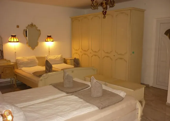 R1 Rolleder Apartman-haz 3*