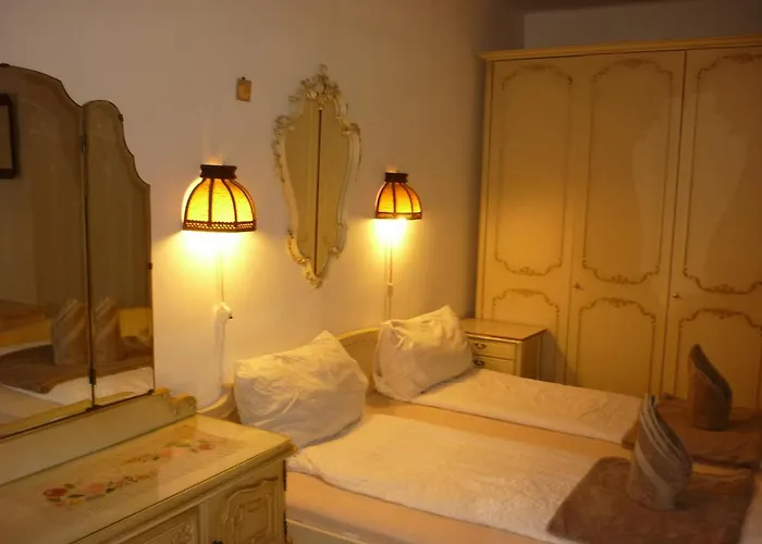 R1 Rolleder Apartman-haz Πανσιόν 3*