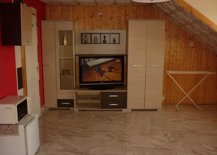 R1 Rolleder Apartman-haz