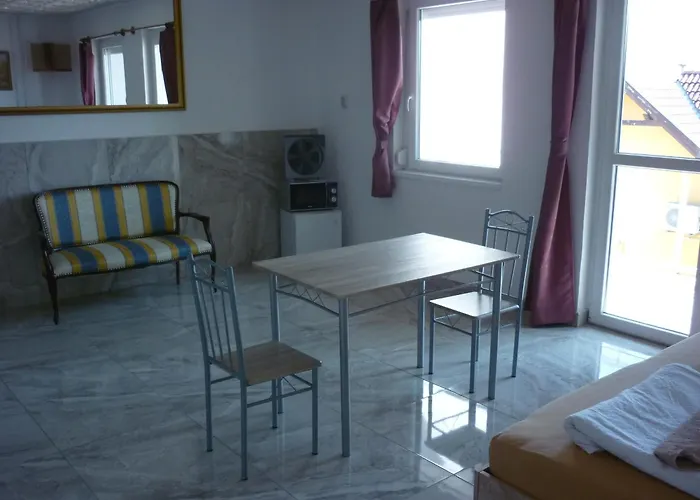 R1 Rolleder Apartman-haz Siklós
